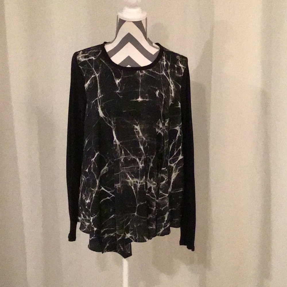 Ladies/junior shirt. Simply Vera Wang, could dress up with black leather pants.